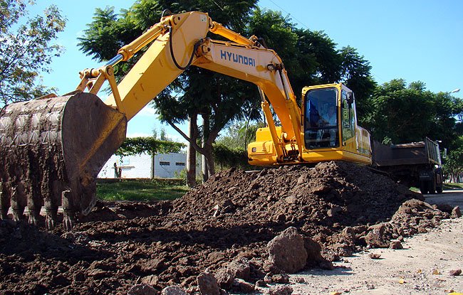 La máquina retomó la tarea en la mañana de hoy en calle Lainez.