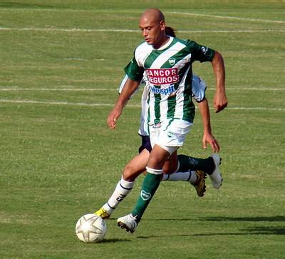 Acosta, el talentoso volante uruguayo, uno de los goleadores de Unión en la última temporada.
