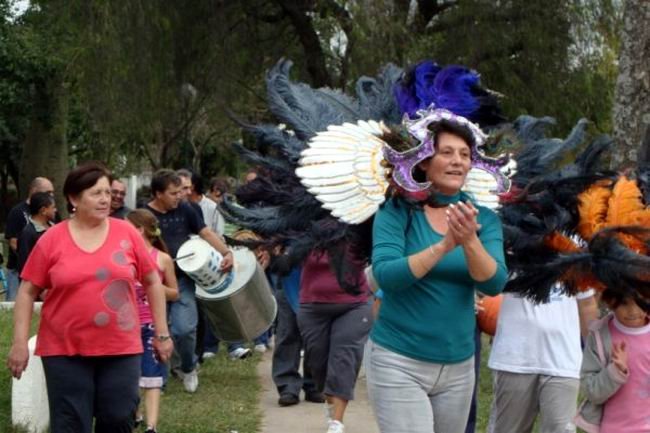 Los festejos tras la elección se realizaron en la plaza (Foto: Gentileza SandraLarrea).