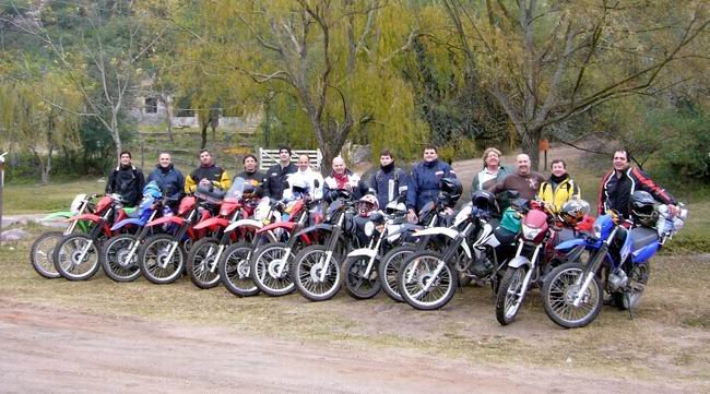El grupo de esta tercera travesía (Foto: Prensa Suncho Enduro Pampa).
