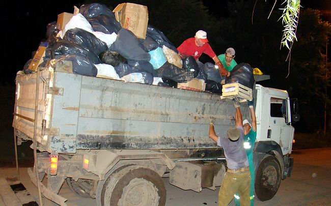 El camión era utilizado para recolectar basura en el último verano, ahora ya no será necesario (Archivo).