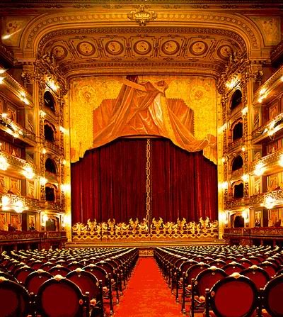 El teatro Colón, símbolo de los argentinos, asegurado desde Sunchales (Foto: Internet).