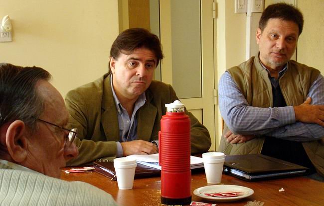 Los responsables de la concesión, en la reunión de ayer.