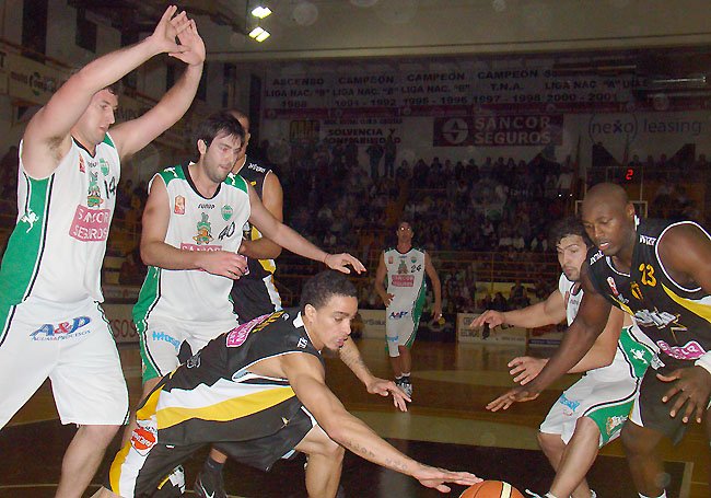 Así fue, luchado pelota a pelota.