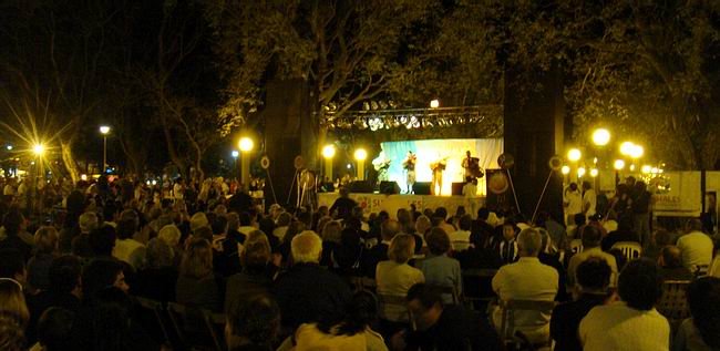 Los Cantores del Alba se llevaron aplausos de pie de un público emocionado.