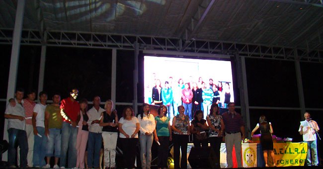 Algunos de los egresados del año pasado (Archivo).