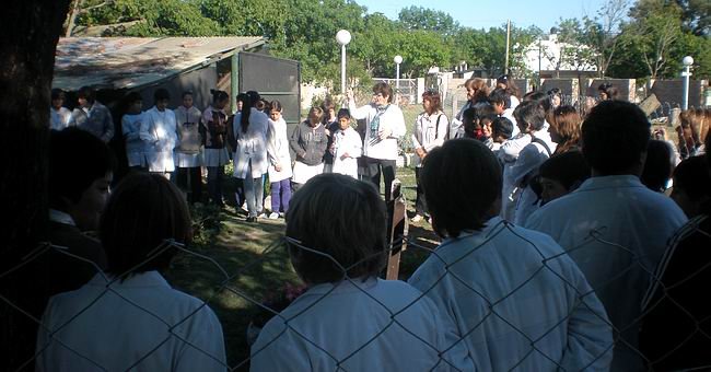 Un momento de la visita de los alumnos zonales (Foto: Gentileza escuela Nº 1212).