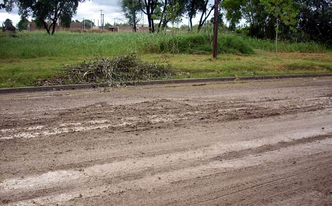 Vecinos del Colón ya no tendrán que lidiar con barro en días de lluvia (Archivo).