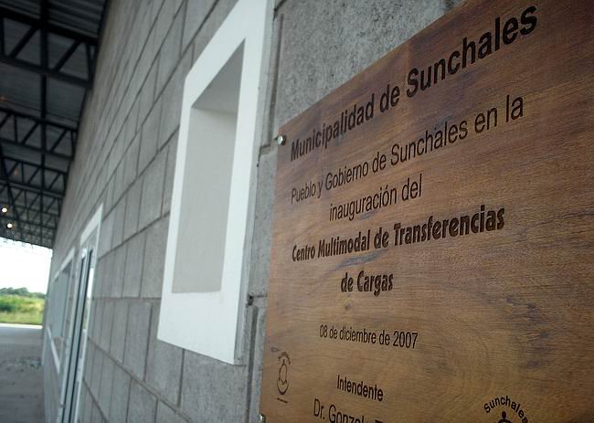 Placa, inauguración y no mucho más... Placa, inauguración y no mucho más...