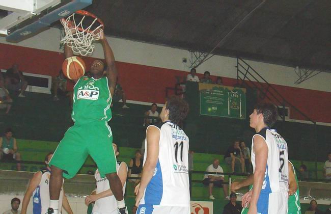 Colmenares aportó 13 unidades en la noche de ayer.