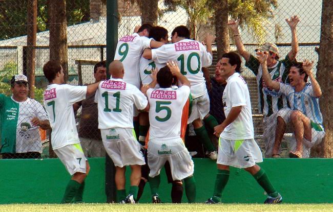 Los jugadores de Unión festejan, una escena que se repitió constantemente en la última parte del campeonato.