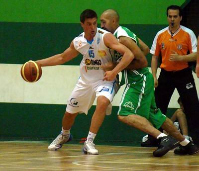 En su estadio, Unión no tuvo problemas en imponerse, ahora debe repetir fuera de casa (Archivo).