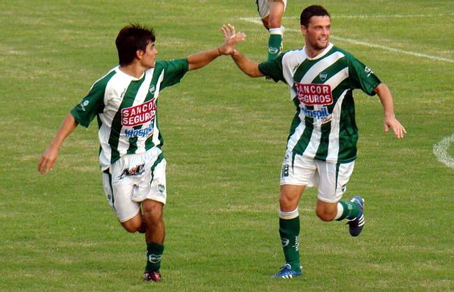 Zárate y García, socios del gol, responsables de tres de los cuatro tantos de anoche en Salta.