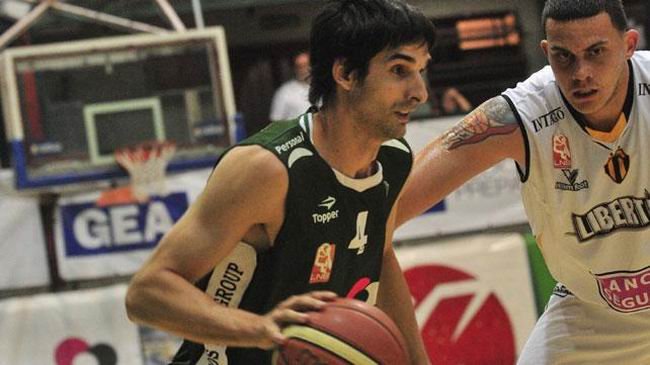 Lescano desborda la marca de Galindo (Foto: La Voz del Interior).