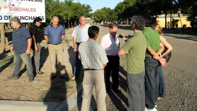 Trinchieri y miembros de su Gabinete, en la inauguración de las obras (Foto: Prensa Municipalidad). Trinchieri y miembros de su Gabinete, en la inauguración de las obras (Foto: Prensa Municipalidad).