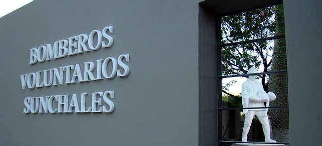 Los Bomberos, siempre atentos para salir en ayuda de la comunidad.