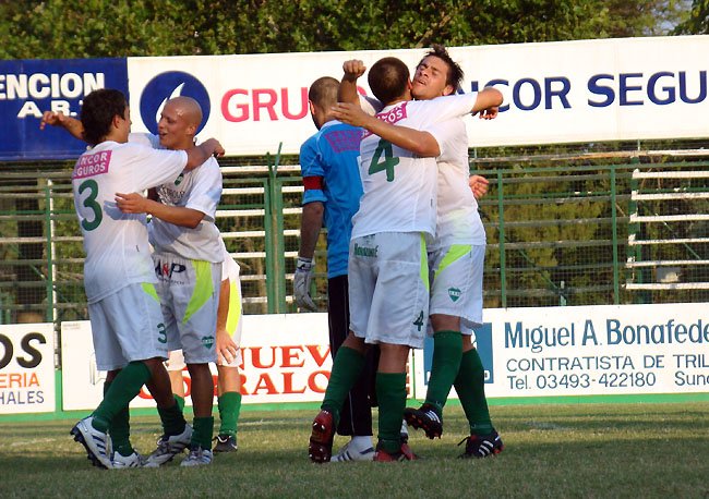 Unión quiere arrancar el 2011 como cerró el 2010: festejando (Archivo).