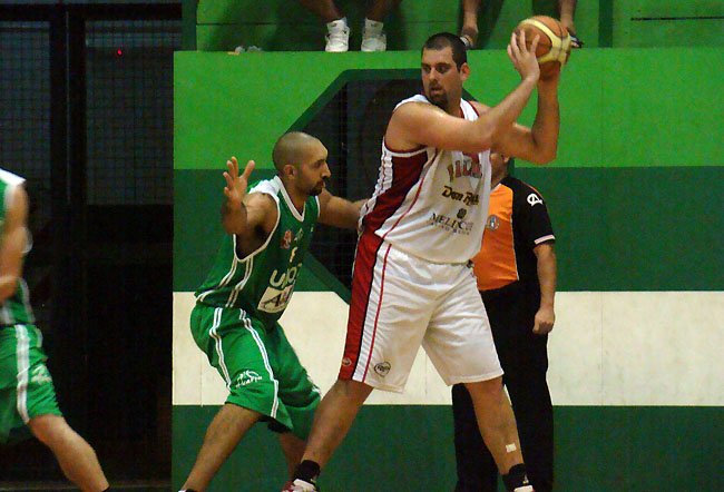 Union_Firmat030411_650-2 Benítez - Burgos, seguramente uno de los duelos destacados de la noche.