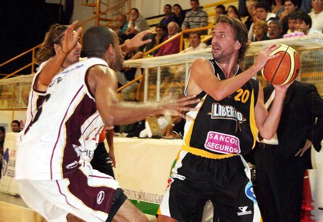 Los Tigres tendrán que rendir mucho más que el lunes para superar a Lanús (Foto: Ligateunafoto).