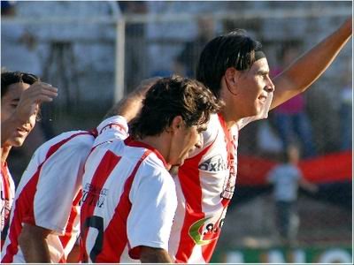 PARANA-JOAQUIN-CABRAL El paso de Joaquín por Atlético Paraná, antes de ir a Gimnasia de Concepción (Internet).