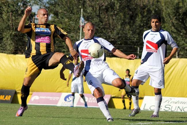 Velázquez aportaría potencia ofensiva nuevamente en el aurinegro.