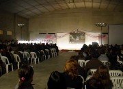 El salón que avanza a paso firme, lució colmado.