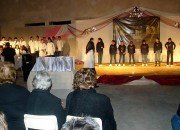 El coro de voces y señas, en su interpretación.