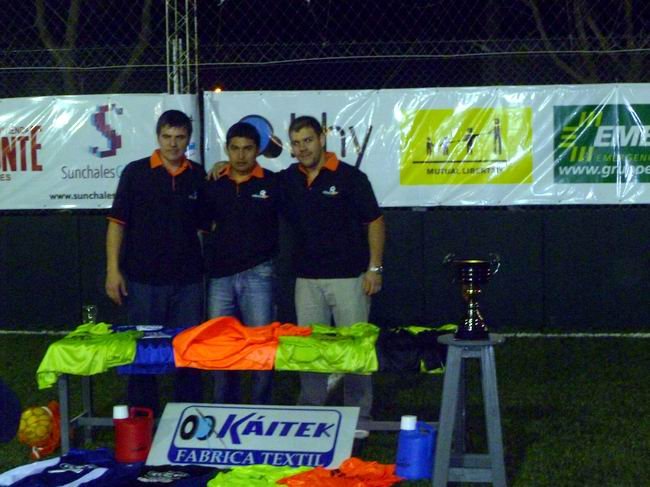 Los encargados del emprendimiento, en la inauguración.