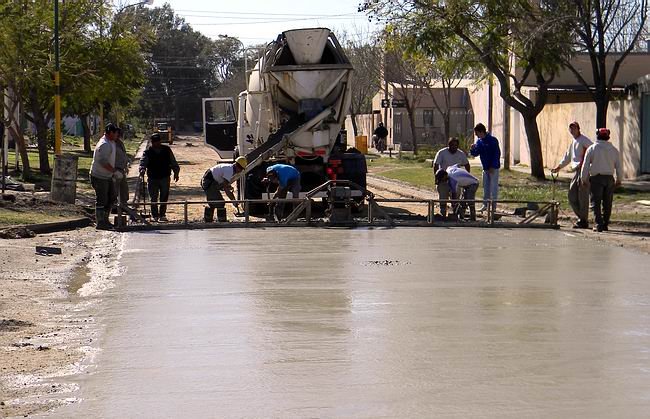 La obra de calle Lainez ya se encuentra a la mitad de su realización (Foto: Prensa Municipalidad).