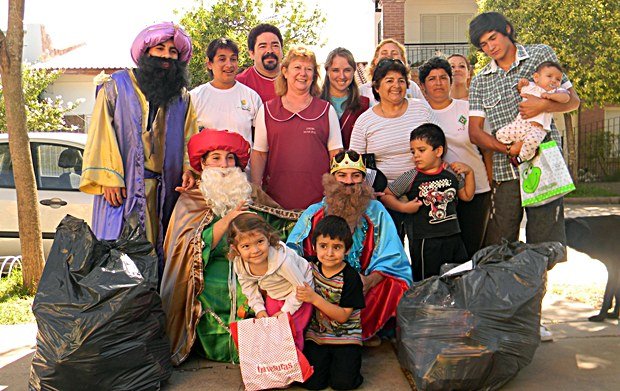 Los Reyes, cuando pasaron por el Jardín Municipal (Foto: Prensa Municipalidad).
