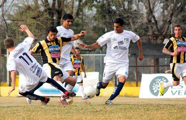 Libertad intentó pero no encontró los caminos (Foto: Diego Rosso).
