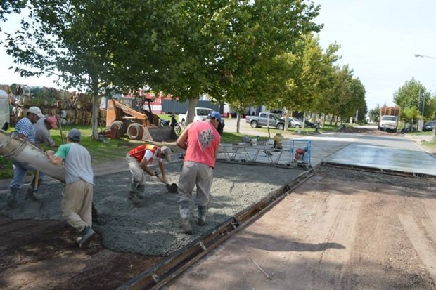 Parte de las tareas ya ejecutadas para el nuevo pavimento del Area Industrial (Prensa Municipalidad).