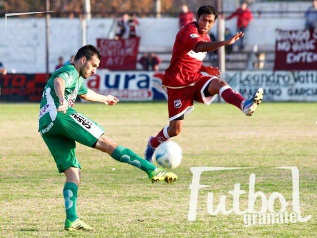 Unión no pudo hacer pie en Ramallo (Foto: Fútbol Granate).