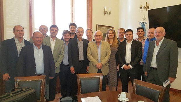 La delegación sunchalense, reunida con el Gobernador.