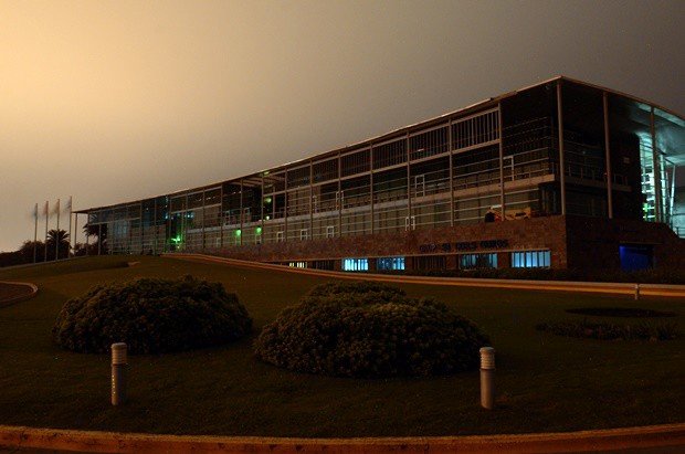 Así lució el edificio, con las luces apagadas (Prensa Grupo Sancor Seguros).