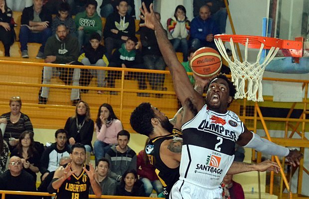 Massey supera la marca de Williams. El foráneo aurinegro fue más determinante.