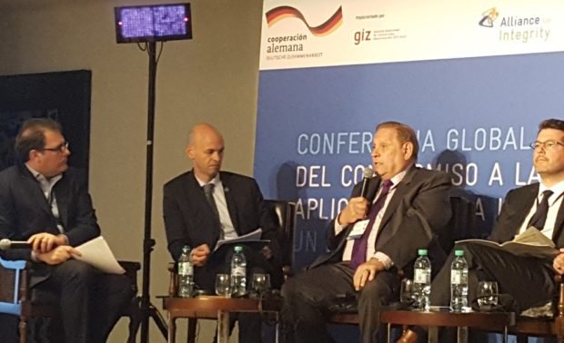 Néstor Abatidaga, en el desarrollo del evento (Foto: Prensa Grupo Sancor Seguros).